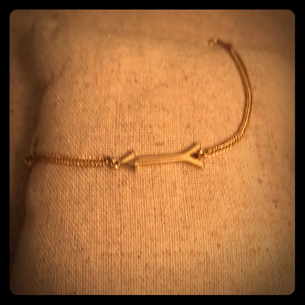 Arrow bracelet